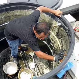 water tank cleaning service in Subang